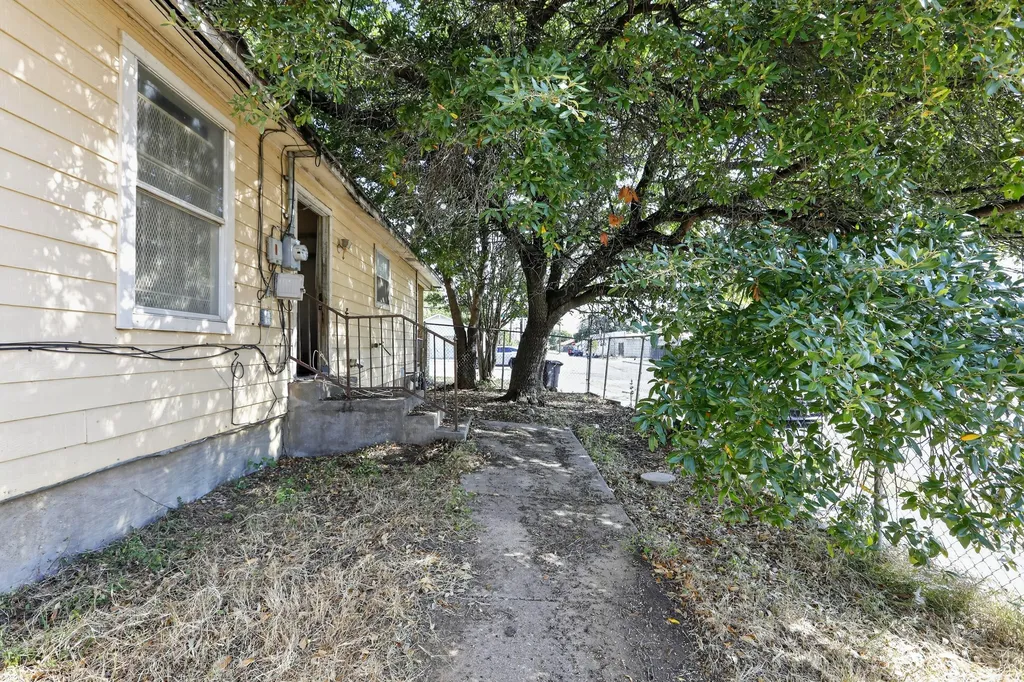 940 E Tucker Street Fort Worth TX 76104