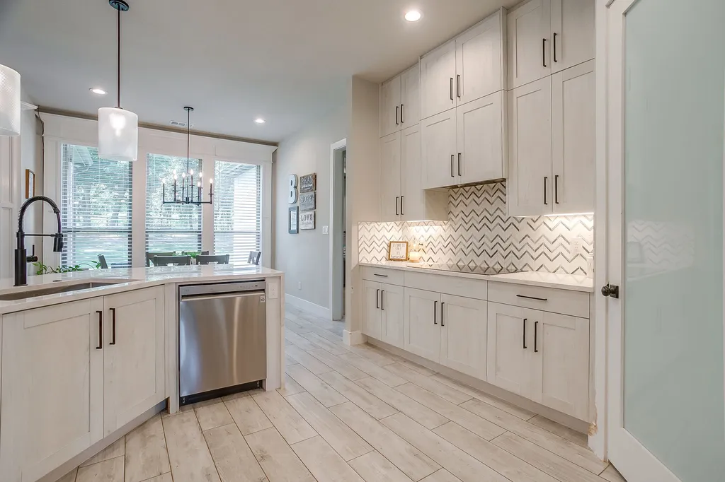 1011 Glenoaks Drive Weatherford TX 76088