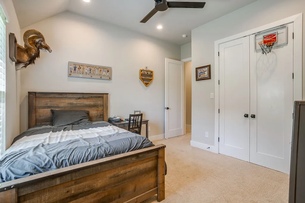 1011 Glenoaks Drive Weatherford TX 76088