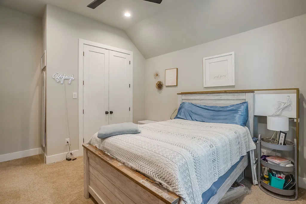 1011 Glenoaks Drive Weatherford TX 76088