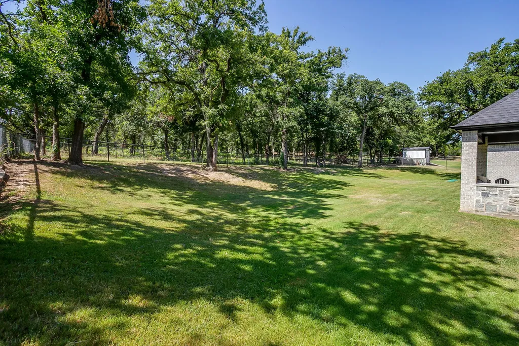 1011 Glenoaks Drive Weatherford TX 76088