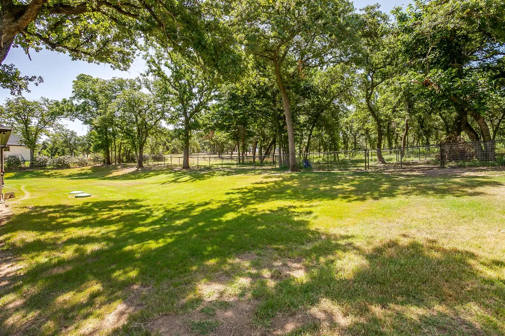 1011 Glenoaks Drive Weatherford TX 76088