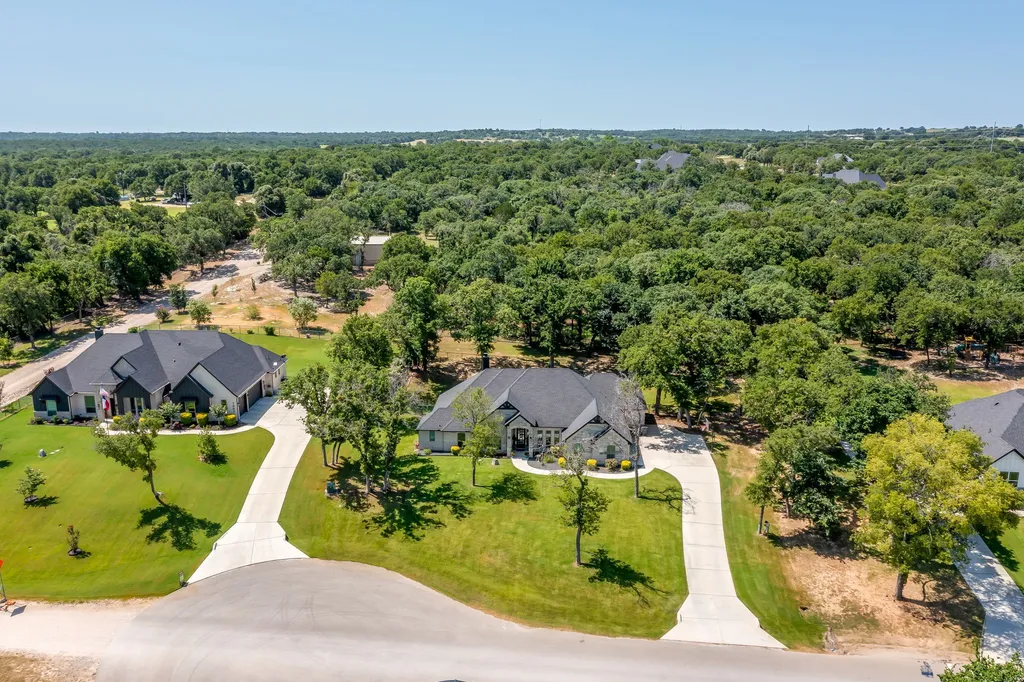 1011 Glenoaks Drive Weatherford TX 76088