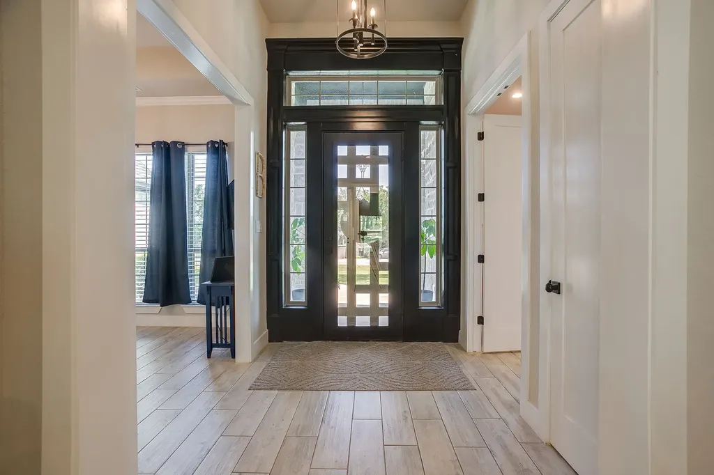 1011 Glenoaks Drive Weatherford TX 76088