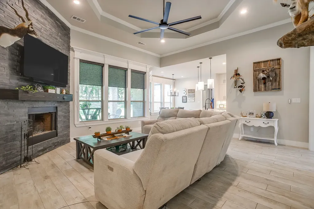 1011 Glenoaks Drive Weatherford TX 76088