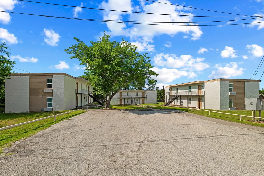 312 W Rentz Street W Weatherford TX 76086
