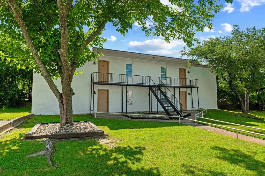 312 W Rentz Street W Weatherford TX 76086