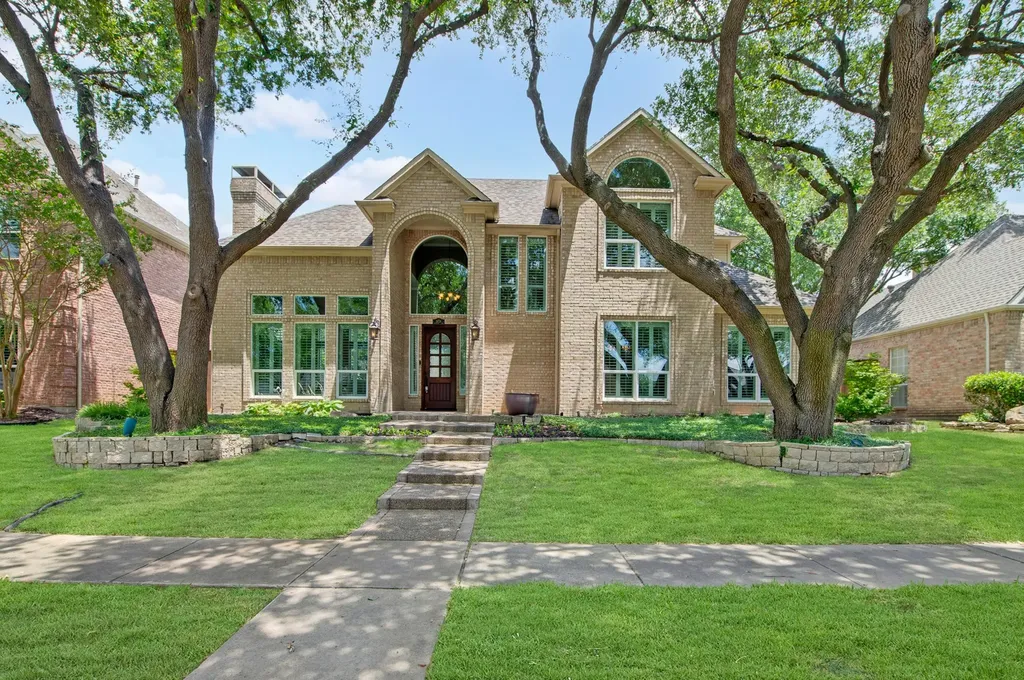 18728 Thorntree Lane Dallas TX 75252