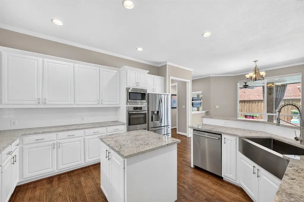 18728 Thorntree Lane Dallas TX 75252