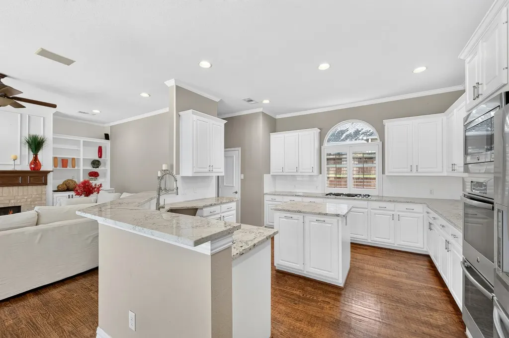 18728 Thorntree Lane Dallas TX 75252