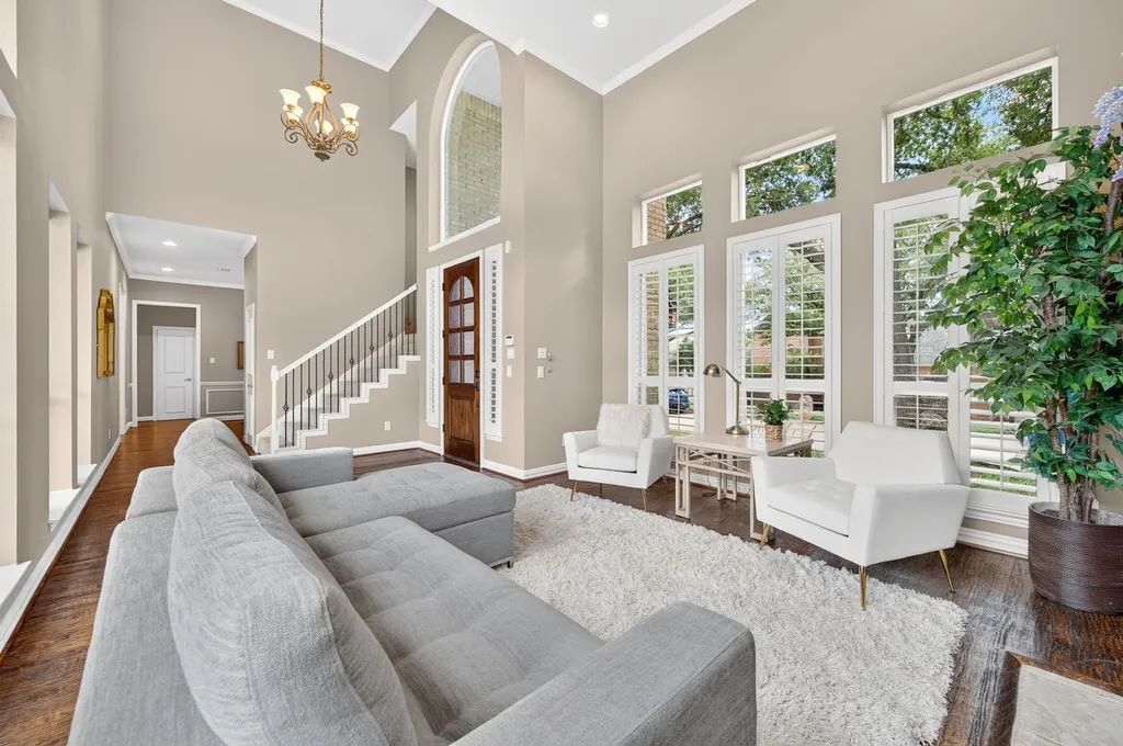 18728 Thorntree Lane Dallas TX 75252
