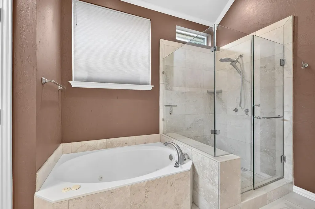 18728 Thorntree Lane Dallas TX 75252