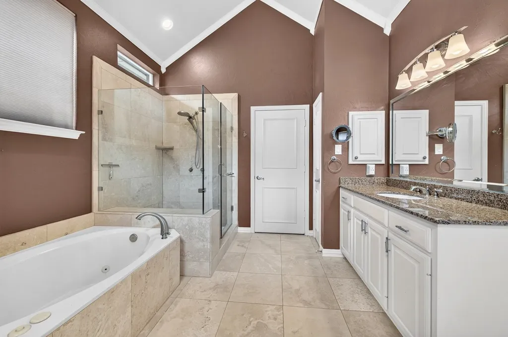 18728 Thorntree Lane Dallas TX 75252