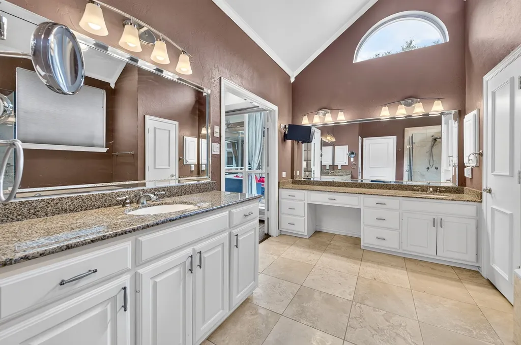 18728 Thorntree Lane Dallas TX 75252