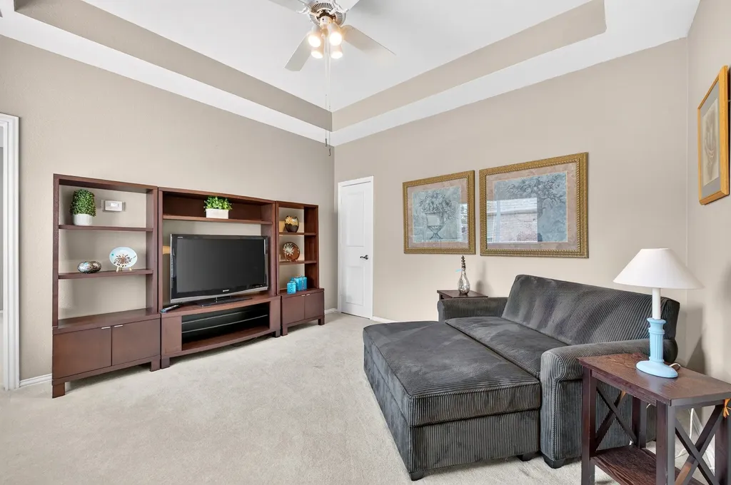 18728 Thorntree Lane Dallas TX 75252