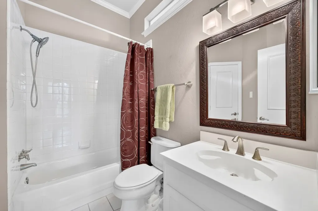 18728 Thorntree Lane Dallas TX 75252