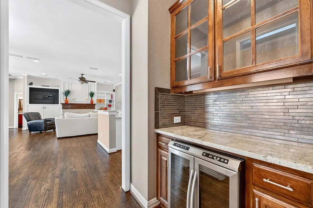 18728 Thorntree Lane Dallas TX 75252