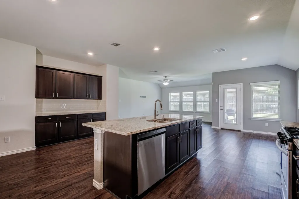336 Burr Lane Fate TX 75189