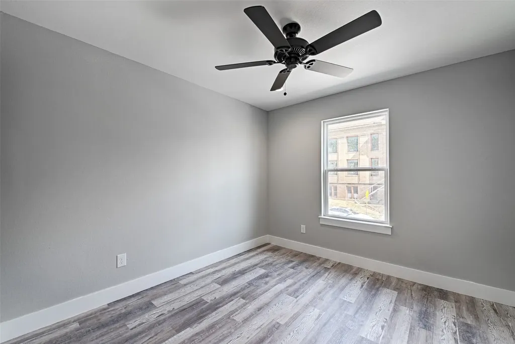 208-212 E Cherry Street Sherman TX 75090