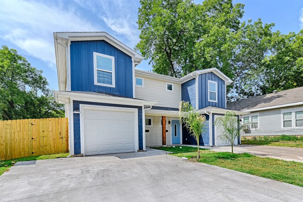 208-212 E Cherry Street Sherman TX 75090
