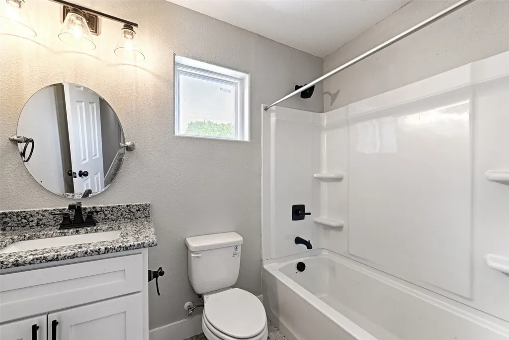 208-212 E Cherry Street Sherman TX 75090