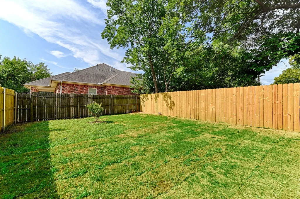 208-212 E Cherry Street Sherman TX 75090