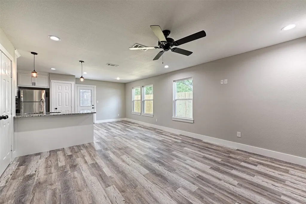 208-212 E Cherry Street Sherman TX 75090
