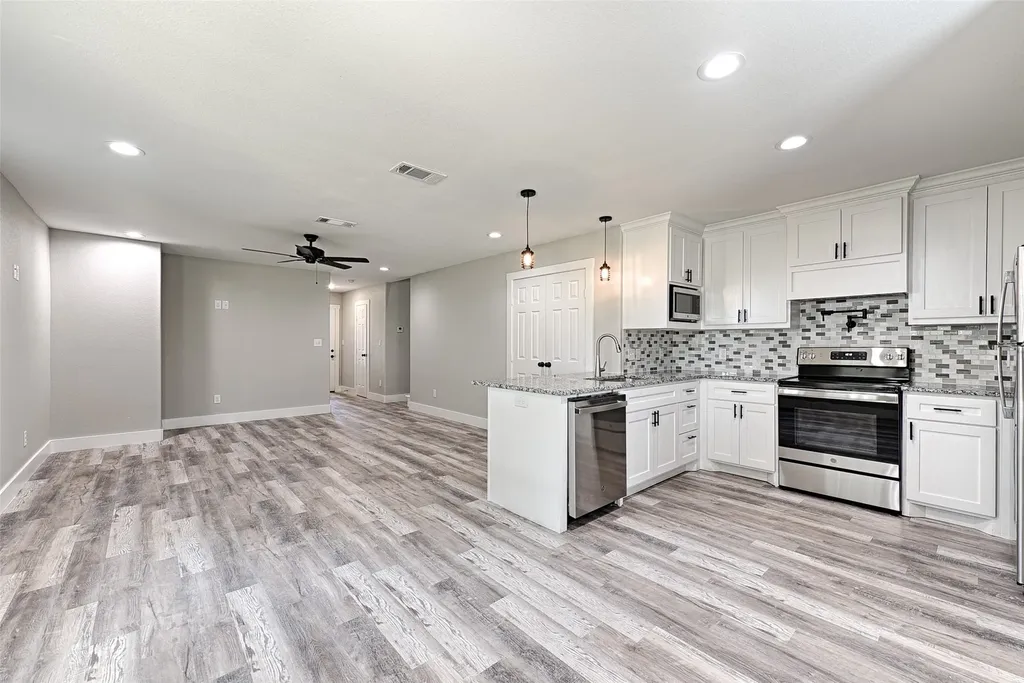 208-212 E Cherry Street Sherman TX 75090