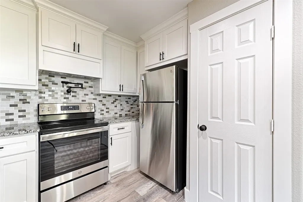208-212 E Cherry Street Sherman TX 75090
