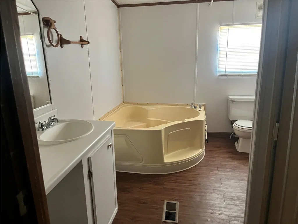 1139 Market Street Tye TX 79563