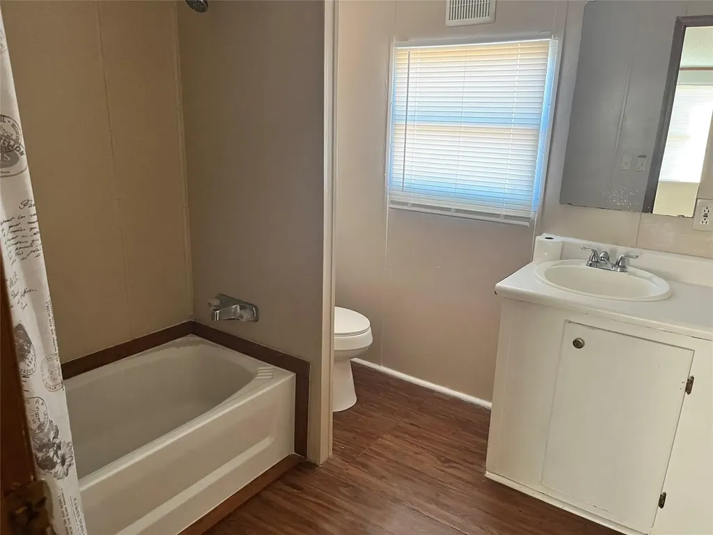 1139 Market Street Tye TX 79563
