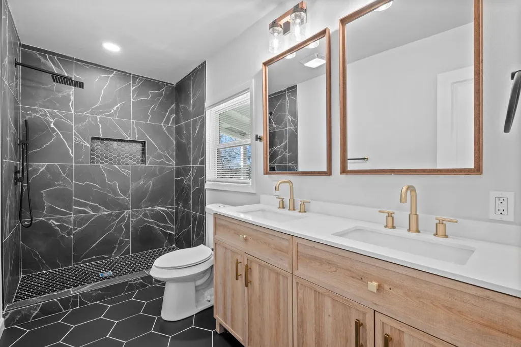 71 Crown Road Willow Park TX 76087