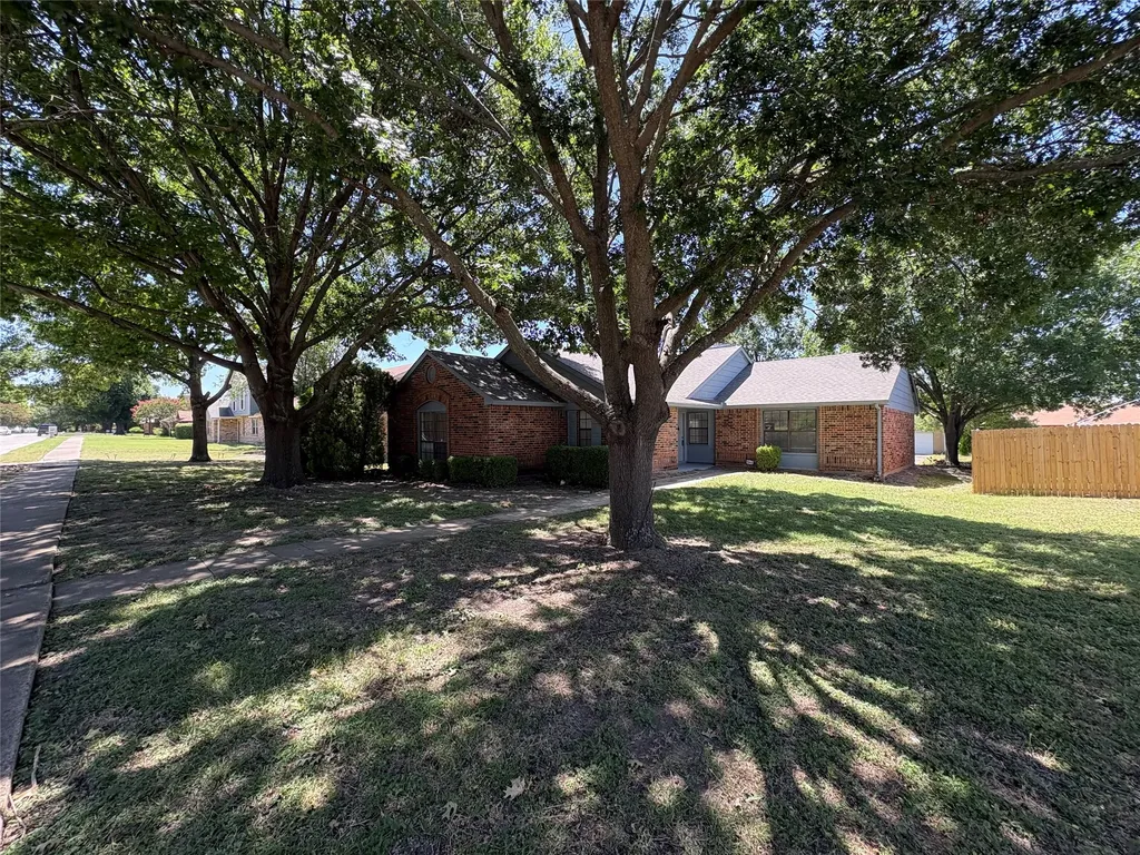 1362 Southridge Drive Lancaster TX 75146
