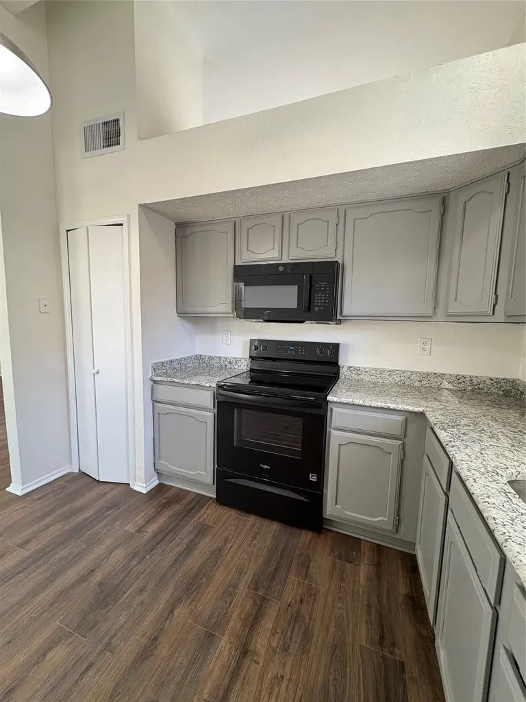 1362 Southridge Drive Lancaster TX 75146