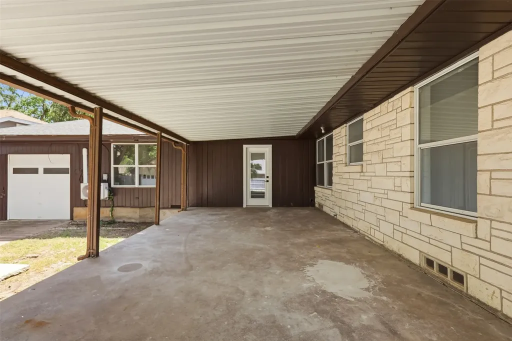 1170 W Frey Street Stephenville TX 76401