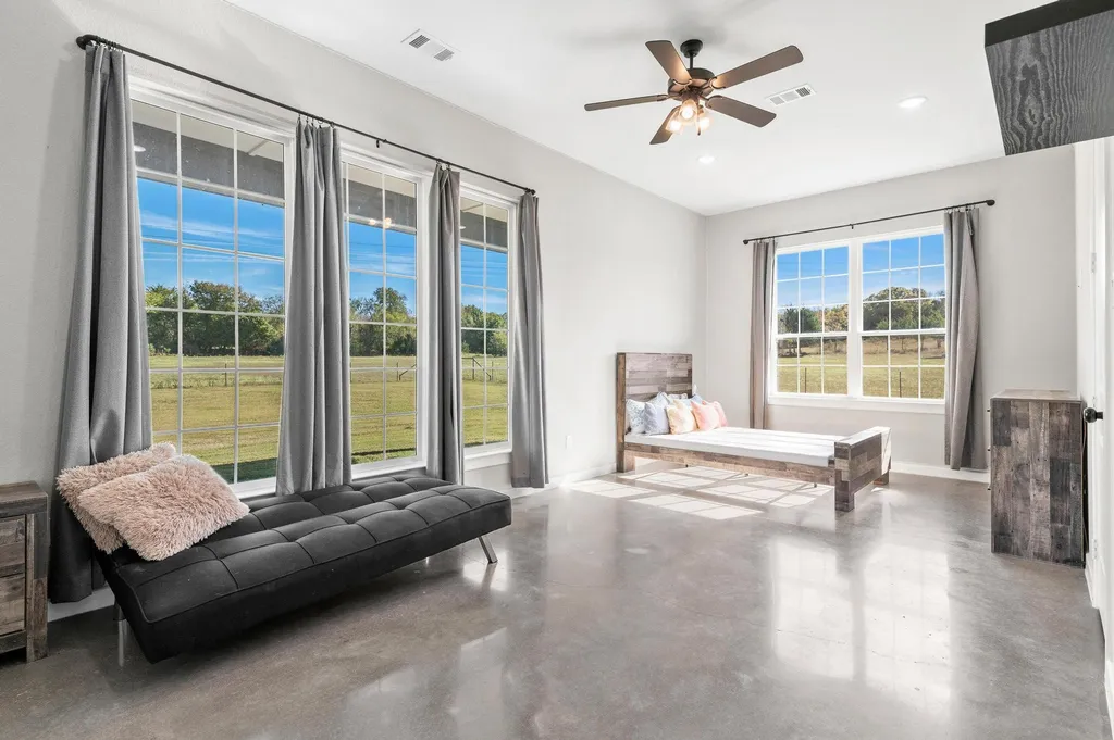 856 Yowell Hill Road Whitewright TX 75491