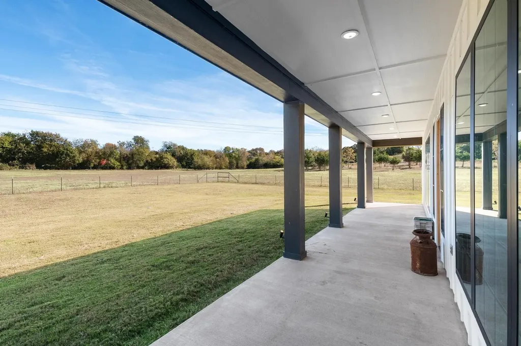 856 Yowell Hill Road Whitewright TX 75491