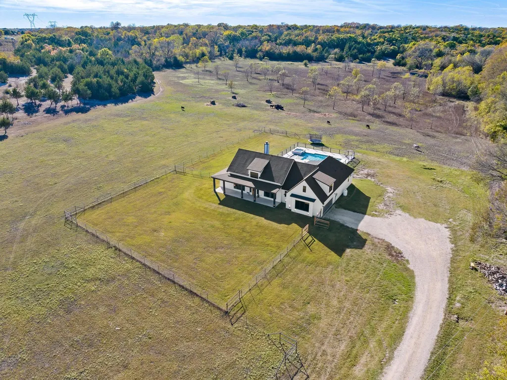 856 Yowell Hill Road Whitewright TX 75491