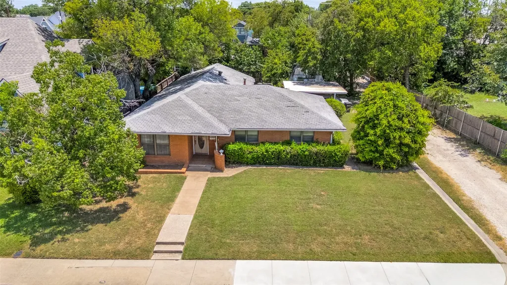 311 S Dooley Street Grapevine TX 76051