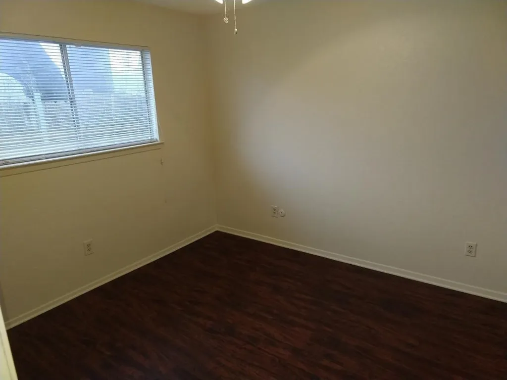 2110 Valleywood Drive Arlington TX 76013