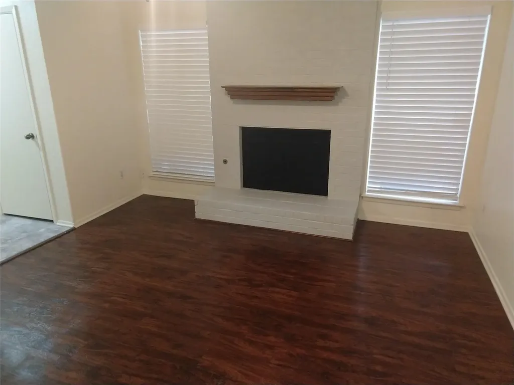 2110 Valleywood Drive Arlington TX 76013
