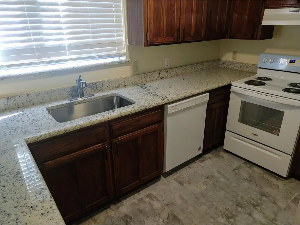 2110 Valleywood Drive Arlington TX 76013