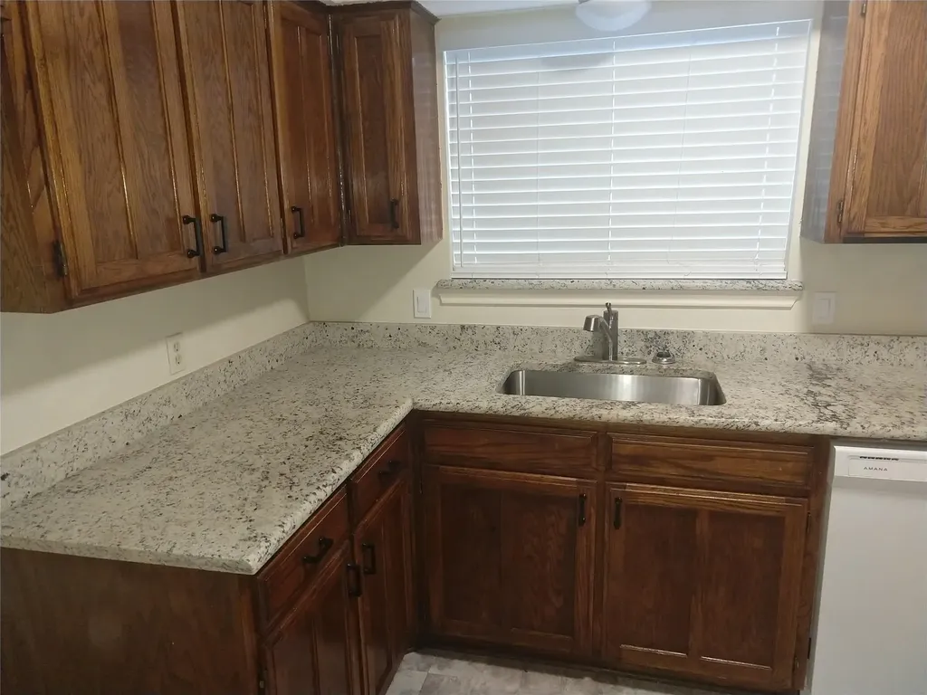 2110 Valleywood Drive Arlington TX 76013