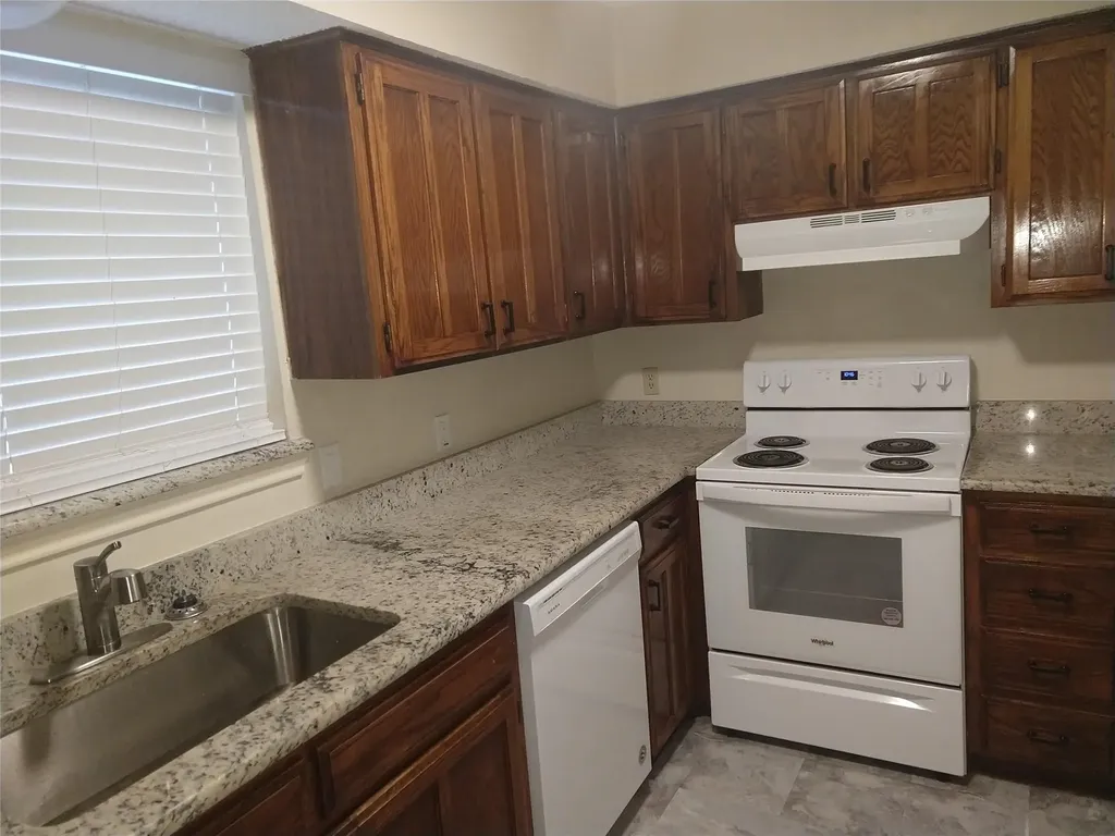 2110 Valleywood Drive Arlington TX 76013