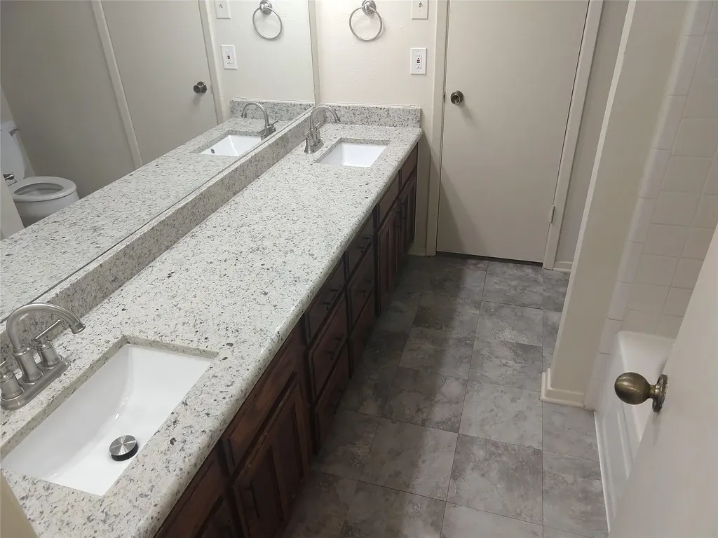 2110 Valleywood Drive Arlington TX 76013