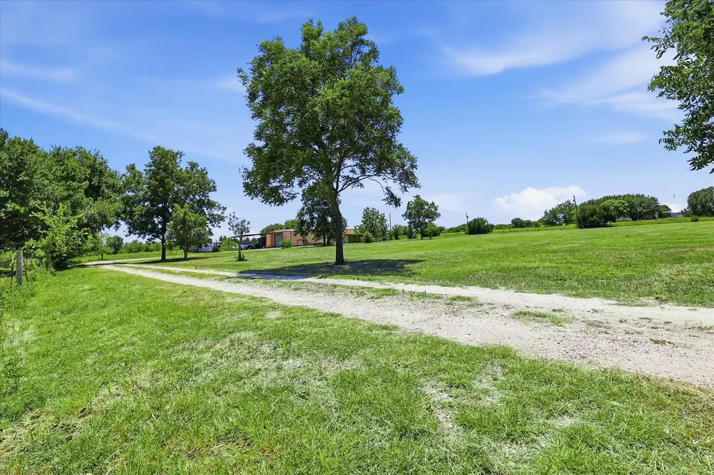 611 Johnston Road Waxahachie TX 75167