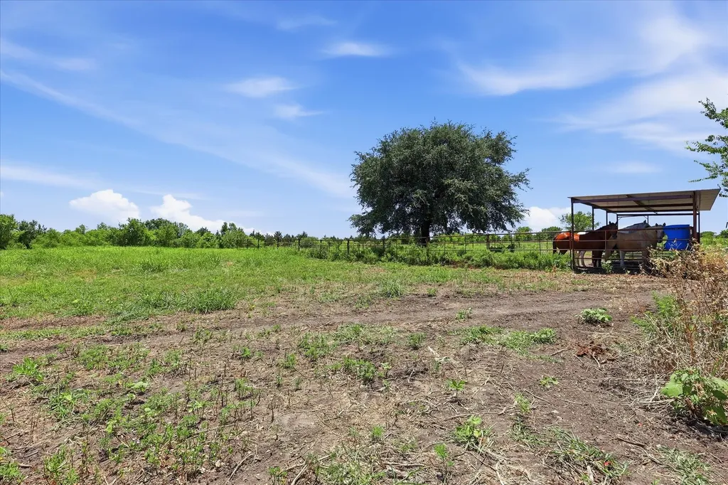 611 Johnston Road Waxahachie TX 75167