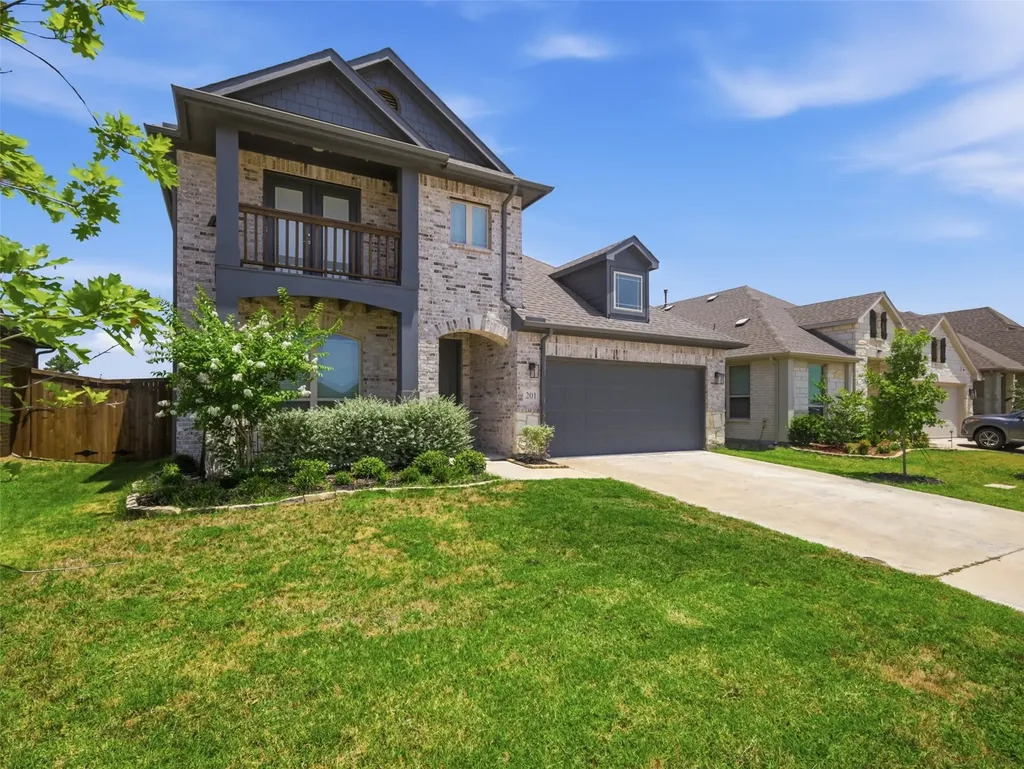 201 Sweetwater Drive Commerce TX 75428