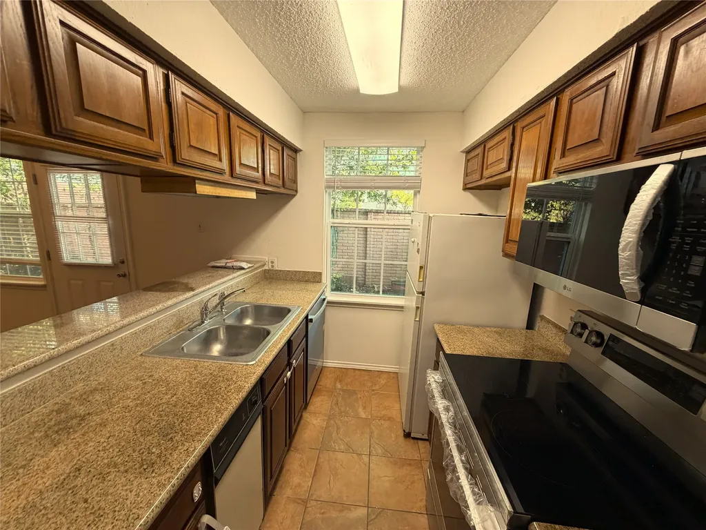 18240 Midway Road Dallas TX 75287