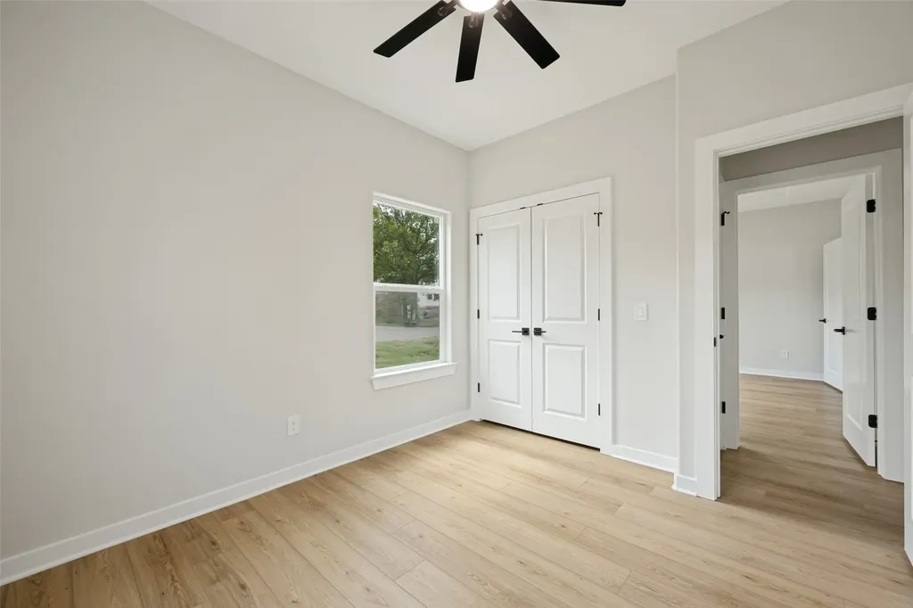 216 W Cardinal Ector TX 75439